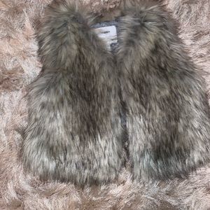 Girls 5T fur vest